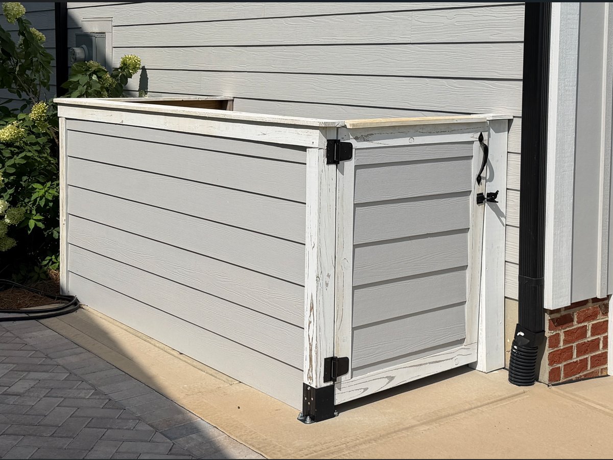Utility box enclosure before exterior repaint
