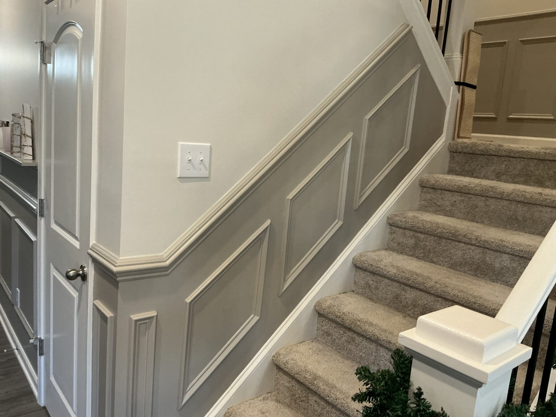 Interior wainscoting painting